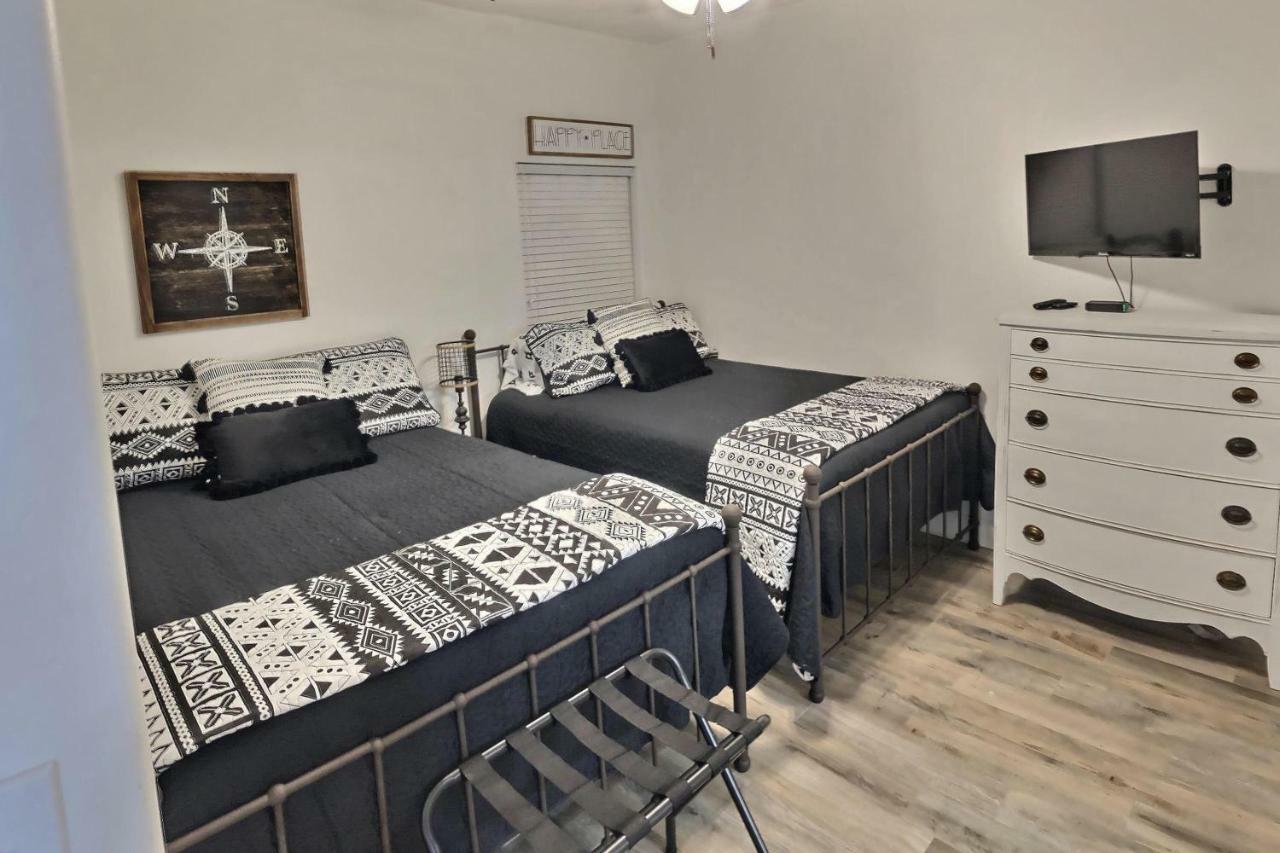 Barefoot Bliss - Beachfront Condo - Sleeps 12 Panama City Beach Exterior photo